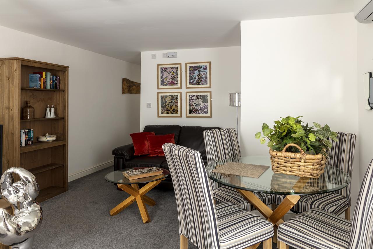 River Court Apartments Lets CBG Dış mekan fotoğraf